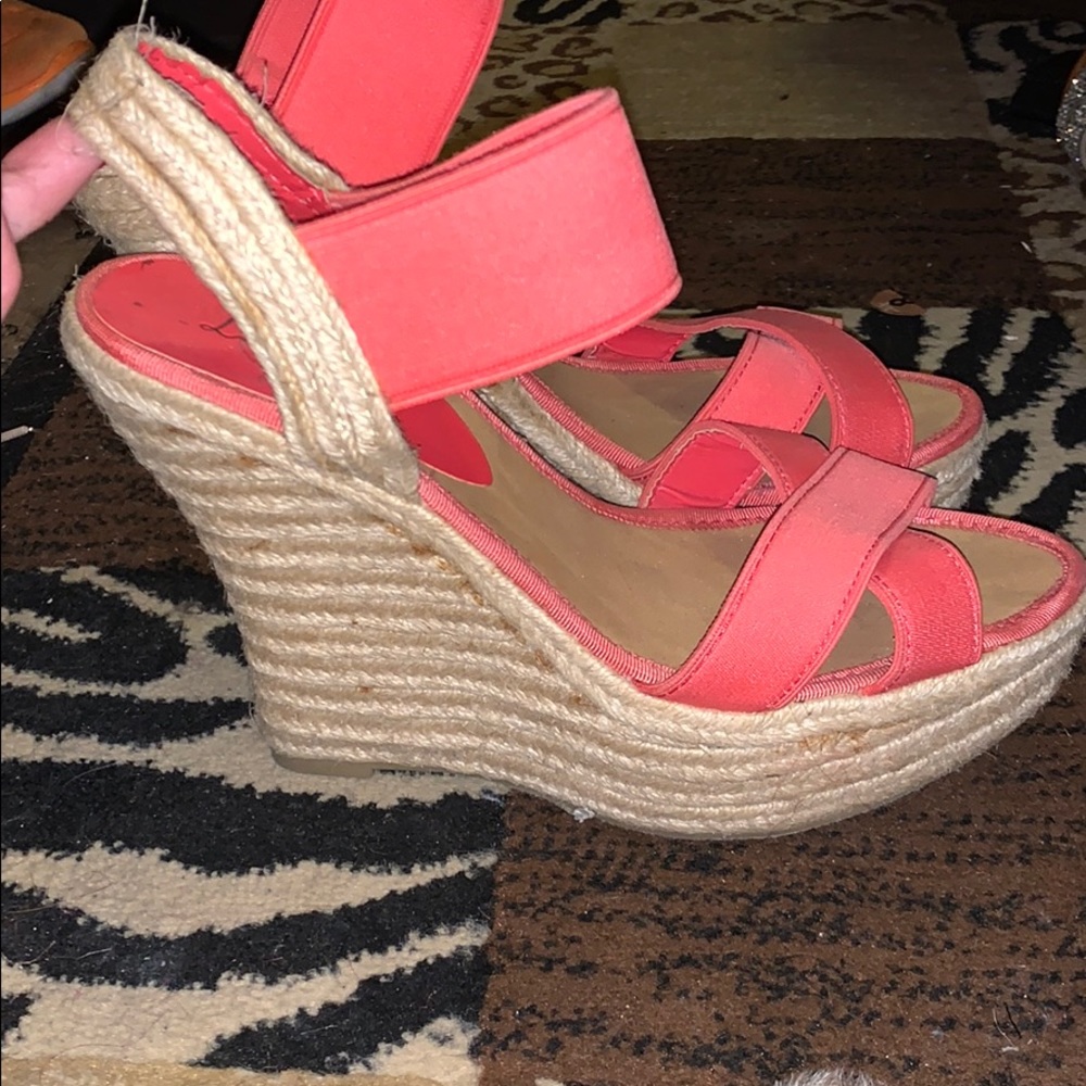 Coral wedges lightly used